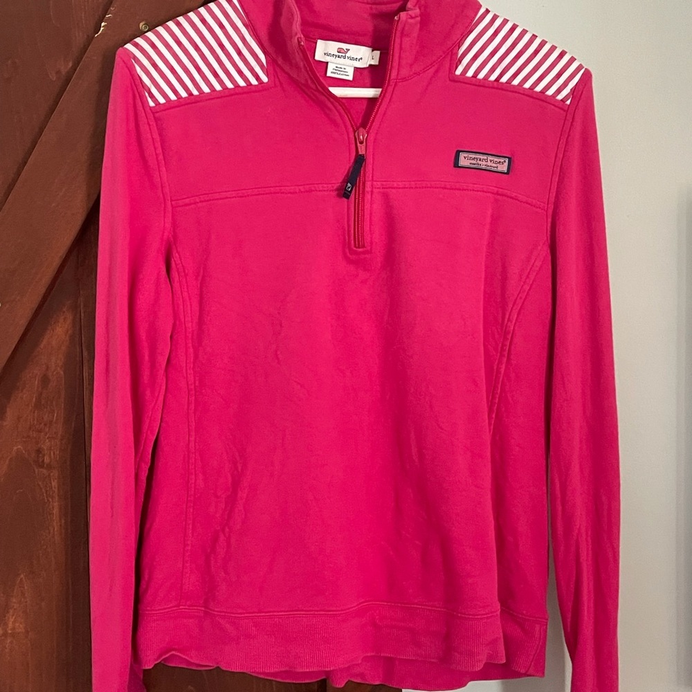 Pink, vineyard vines crew neck sweatshirt